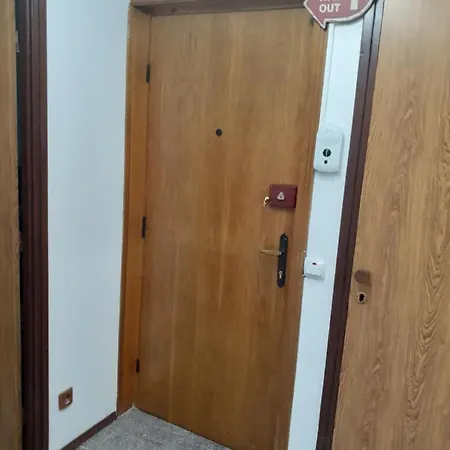 Lägenhet 2-Bedroom Apartment In Bucharest Near Town Center Bukarest